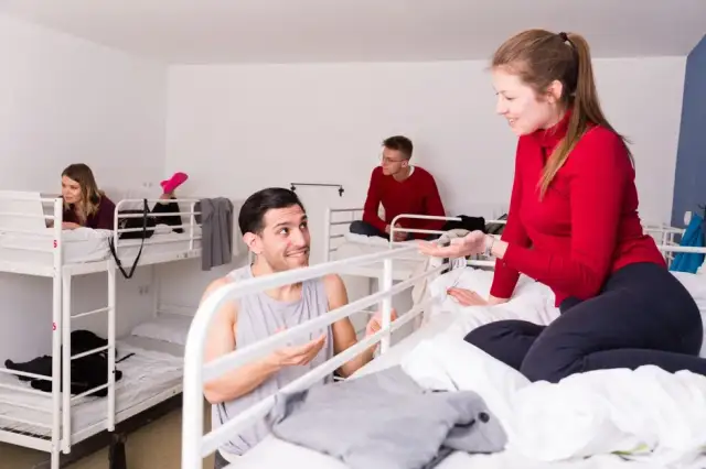 Jak wygląda nocleg w hostelu? Oczekiwania, warunki i zalety