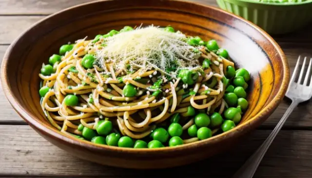 Proste i smaczne spaghetti con piselli, które zaskoczy Twoje kubki smakowe