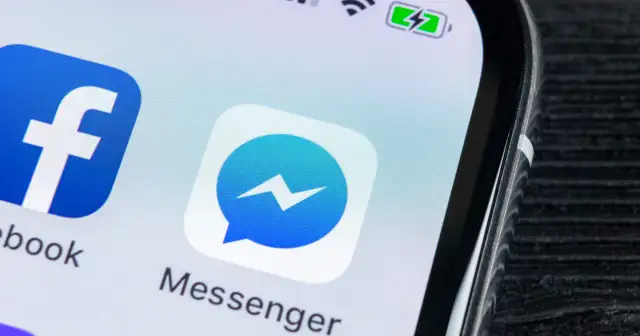 Ikona Messengera na ekranie telefonu. Dowiedz się, jak zaktualizować Messengera w telefonie, by mieć najnowsze funkcje.