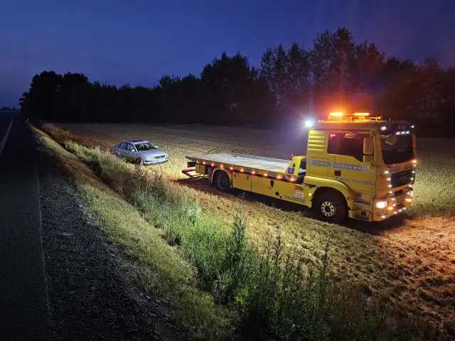 Awaria na autostradzie? Sprawdź, jak bezpiecznie wezwać pomoc!