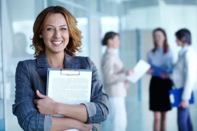 Ile trwa staż z urzędu pracy? Odkryj, co wpływa na jego długość
