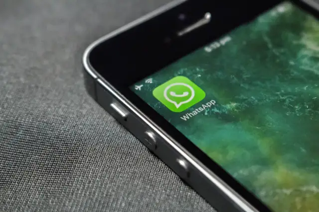 Jak zainstalować WhatsApp w telefonie – proste kroki i rozwiązania problemów