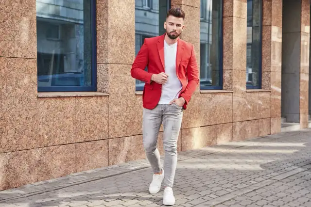 Młodzieżowe eleganckie stylizacje, które zachwycą na każdej uroczystości