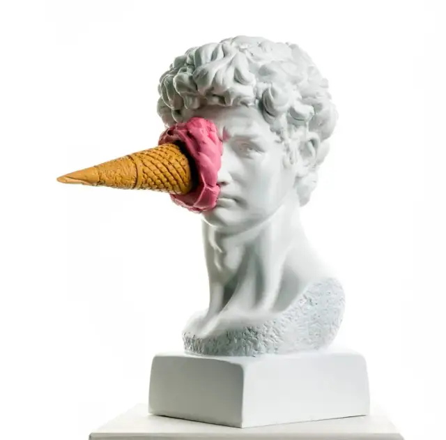 Pop-Art Skulpturen: Meisterwerke finden, kaufen & inszenieren