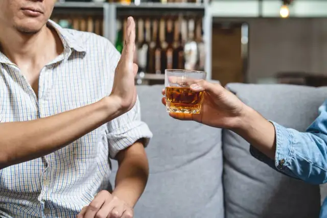 Czy alkohol podnosi cholesterol? Poznaj zaskakujące skutki dla zdrowia