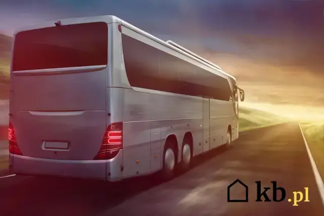 Ile kosztuje nowy autokar w Polsce? Pełny przewodnik 2026
