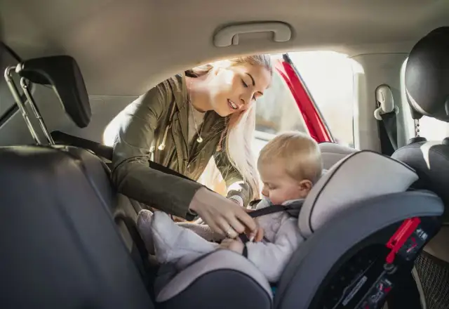 Jaki fotelik samochodowy dla noworodka? Wybierz najbezpieczniejszy model