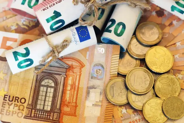 Zarobki elektryka w Belgii: Ile zarobisz netto i brutto?