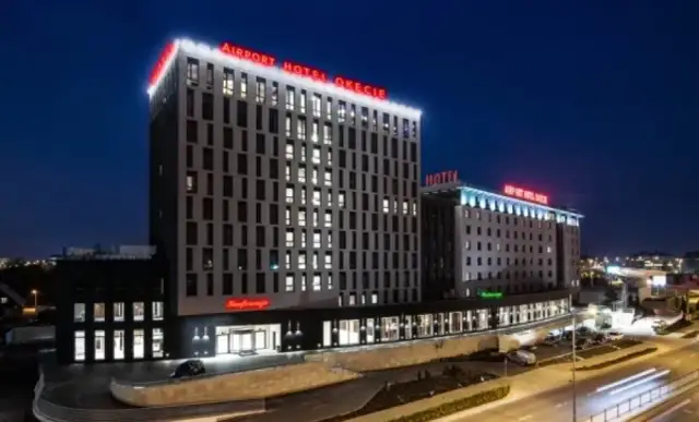 Jak dojechać do hotelu Airport Okęcie - tanie i szybkie opcje transportu