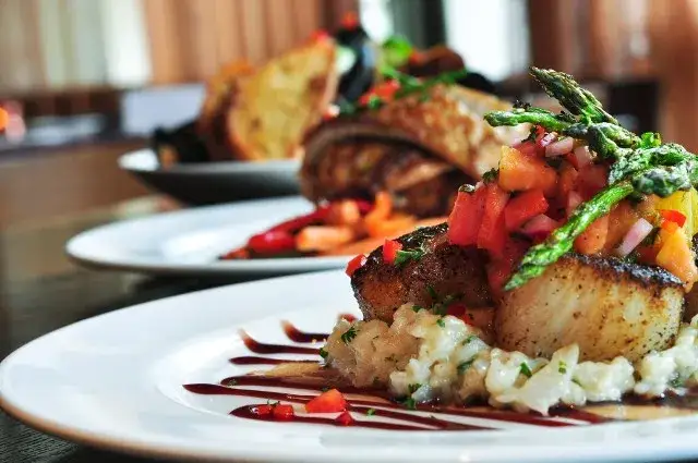 Gdzie zjeść w Zakopanem? Od karczm po fine dining z widokiem