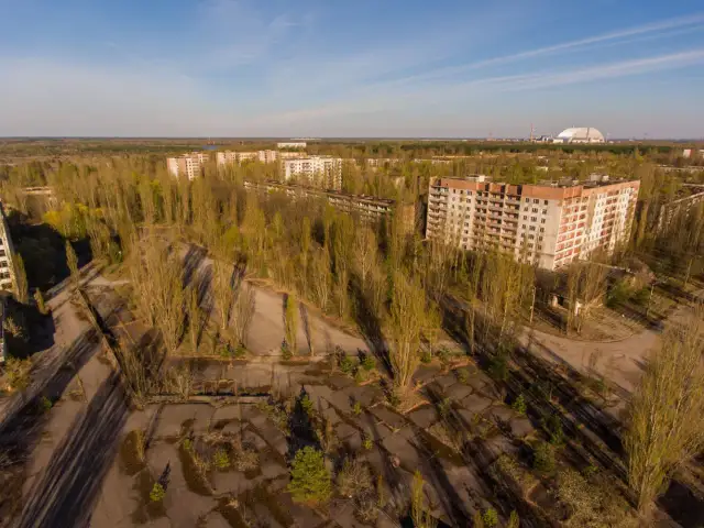 Pusty Prypeć, miasto widmo. Czy Czarnobyl jest zamieszkany? Tylko przez naturę, która odzyskała swoje tereny.
