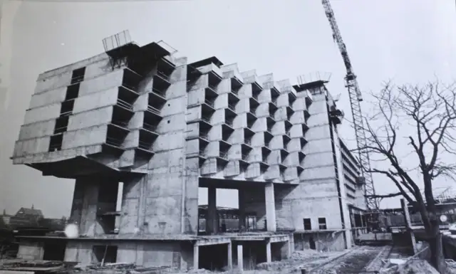 Tajemnica Hotelu Forum Kraków: Dlaczego zamknięto ikonę PRL-u?
