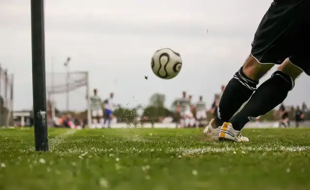 Sparing w piłce nożnej: Po co się go gra i czym różni od meczu?