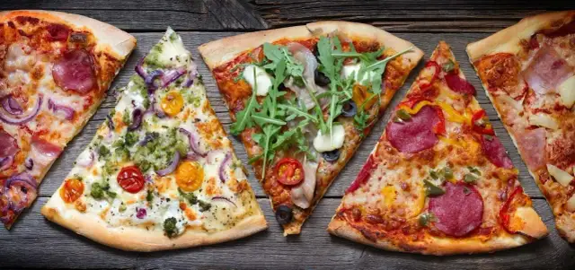 Z czym pizza? Odkryj najlepsze dodatki i niecodzienne połączenia