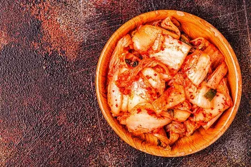 Kimchi w domu: Twój przewodnik po idealnej koreańskiej kiszonce