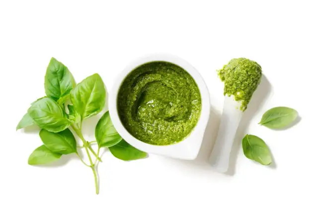 Pesto: Co to jest? Jak zrobić i wybrać najlepsze? Pełny poradnik.
