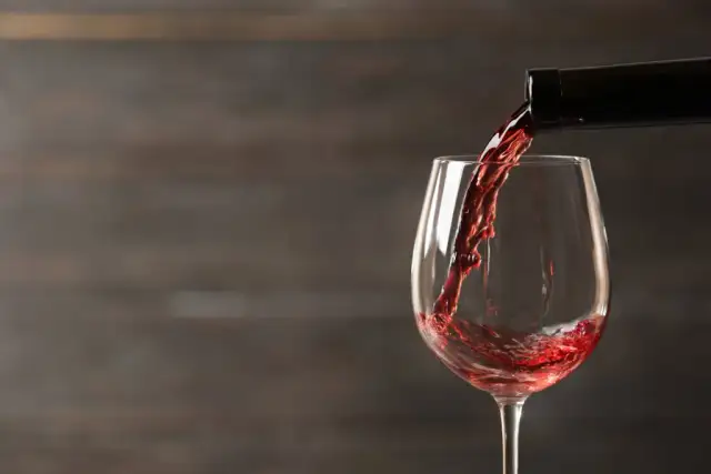 Czy po chemii można pić alkohol? Sprawdź ryzyko dla zdrowia