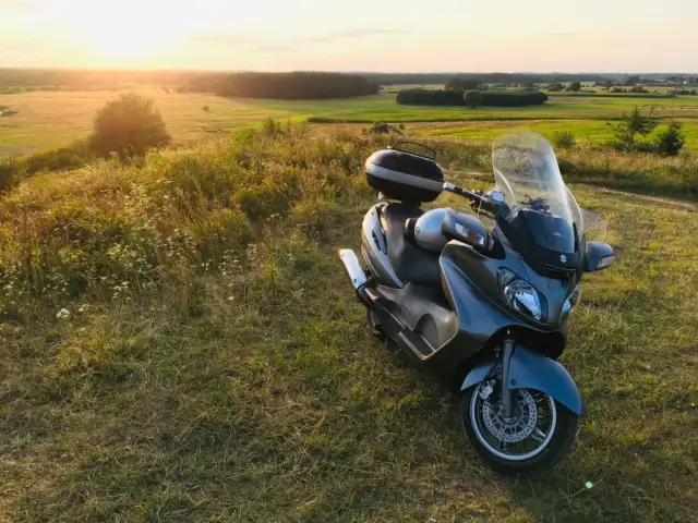 Mazowsze motocyklem: 7+ tras, które obalą mit nudy!