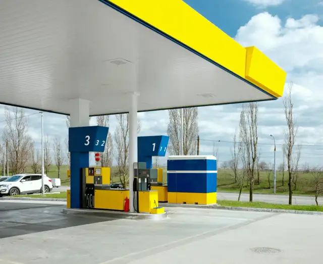 Ile kosztuje budowa stacji paliw? Poznaj ukryte wydatki i opcje finansowania