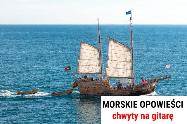 Żaglowiec z portugalską flagą na morzu, jak z morskie opowieści. Dwie łodzie towarzyszą mu w rejsie.