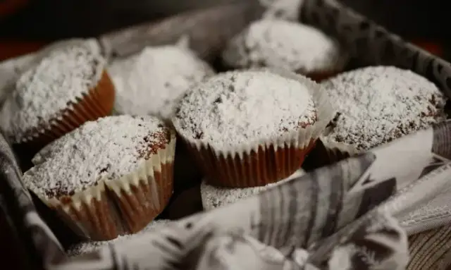 Jak długo piec muffinki, aby uniknąć ich wysuszenia?