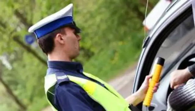 Ile po piwie można prowadzić? Sprawdź, zanim wsiądziesz za kółko