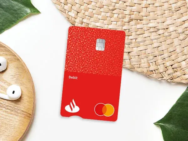 Karta debetowa Santander: ile wynosi limit debetu i jakie są koszty?