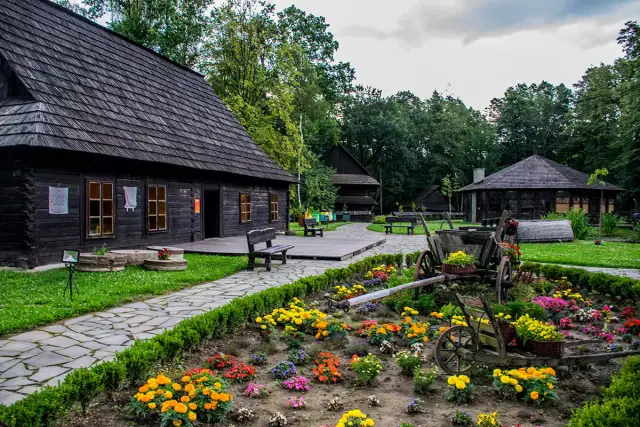 Skansen Pszczyna - Odkryj fascynującą historię i unikalne wystawy