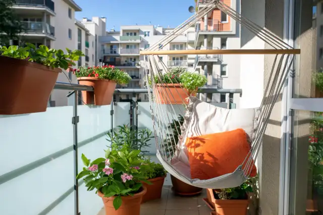 Jak zrobić balkon w bloku, aby stał się idealnym miejscem relaksu