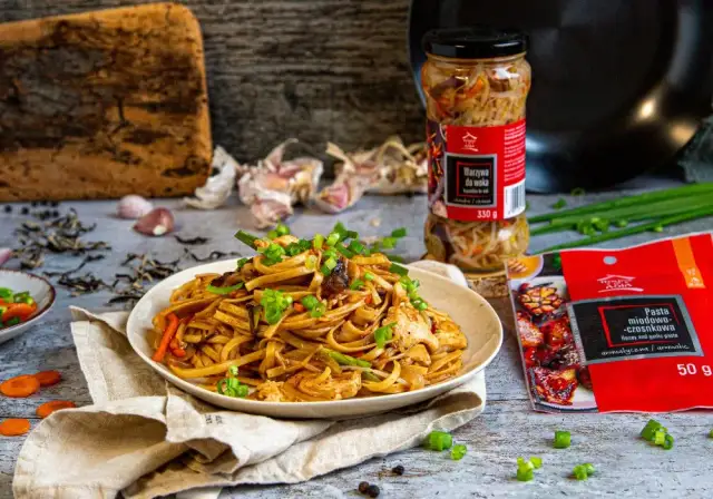 Gdzie kupić chow mein? Najlepsze miejsca i ceny w Polsce