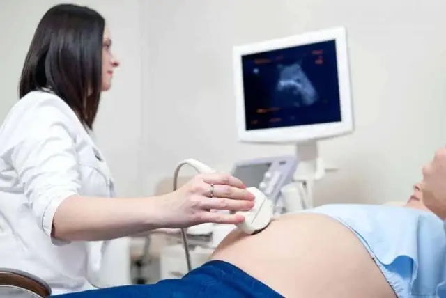 Czy prywatny ginekolog może wystawić skierowanie na NFZ? Sprawdź ograniczenia