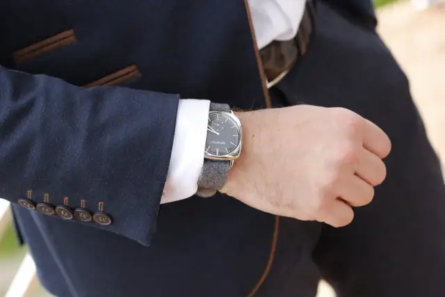 Jak ubrać się na komunię? Męski poradnik elegancji (70 znaków)
