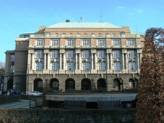 Uniwersytet w Pradze: Historia, programy i tajemnice najstarszej uczelni