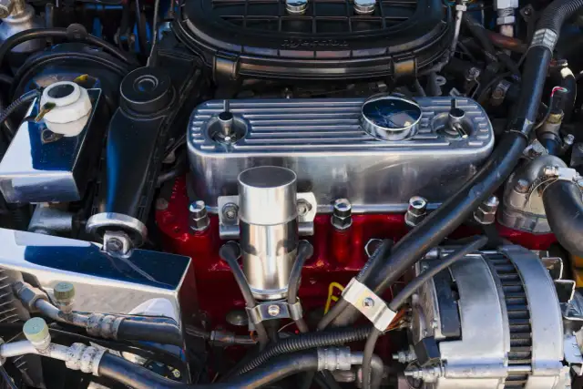 Napięcie alternatora: 13,8-14,5V? Sprawdź i uniknij awarii!