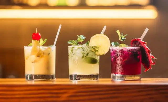 Najlepsze drinki z likierem kokosowym, które musisz spróbować teraz