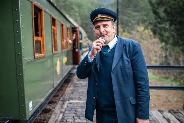 Gdzie jest konduktor w pociągu i jak go szybko znaleźć?