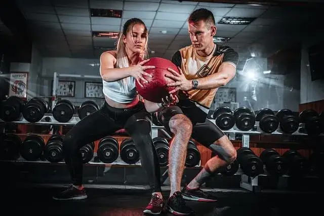 Jak zostać trenerem CrossFit? Sprawdź wymagania i kursy potrzebne