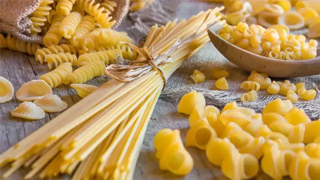 Ile kcal ma makaron? Sprawdź kaloryczność różnych rodzajów