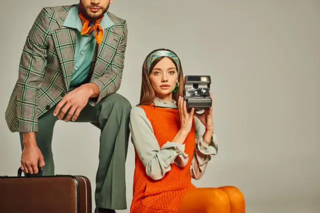 Styl vintage: definicja, różnice i jak go nosić nowocześnie?