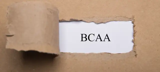 BCAA przed czy po treningu – kiedy osiągniesz najlepsze efekty?