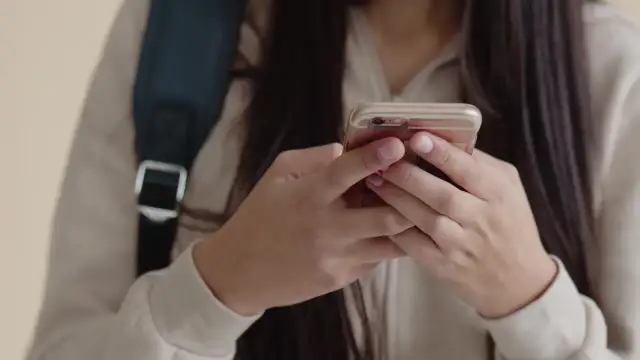 Zakaz telefonów w szkole od 2026: Co musisz wiedzieć?