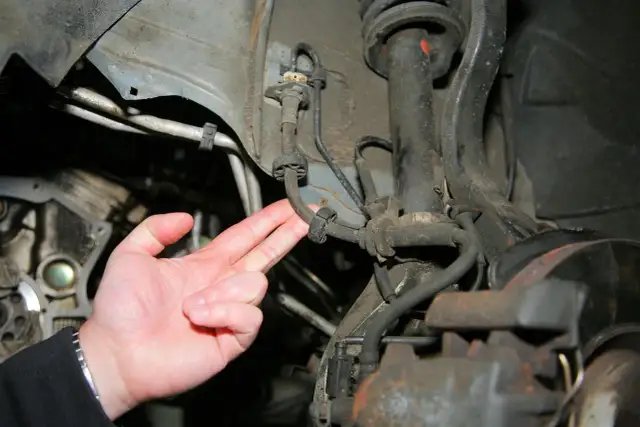 Elastyczny przewód hamulcowy: objawy, wymiana i wybór (poradnik)