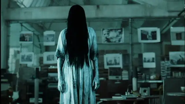 Najlepsze filmy o duchach: od klasyki po nowe thrillery