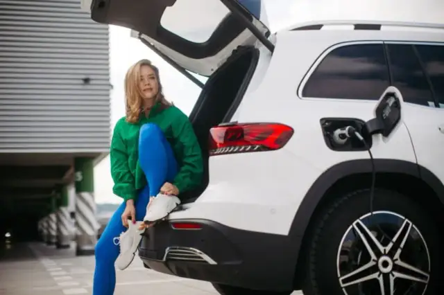 Czy SUV jest bezpieczniejszy? Porównanie z innymi samochodami i zagrożenia