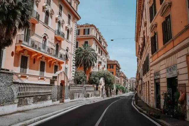 Gdzie najlepiej znaleźć nocleg w Rzymie? Odkryj najlepsze opcje