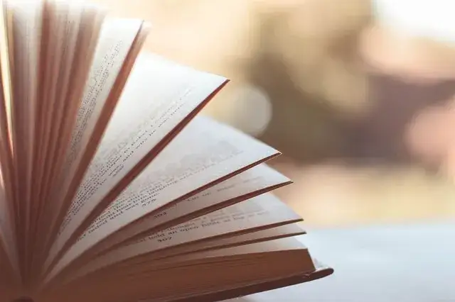 Co to jest literatura? Zrozumienie jej znaczenia i wpływu na nas