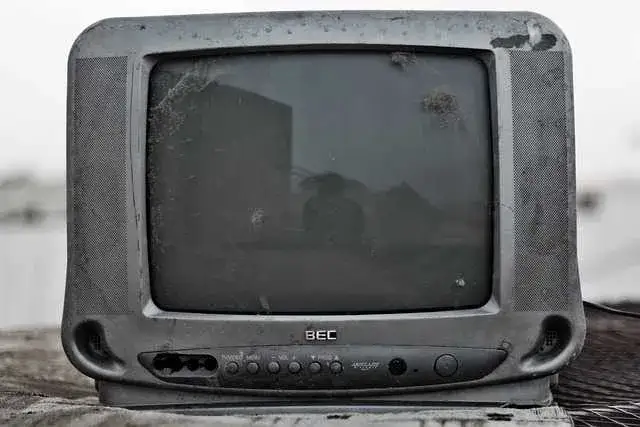 Gdzie wyrzucić telewizor? Uniknij kary za niewłaściwe odpady