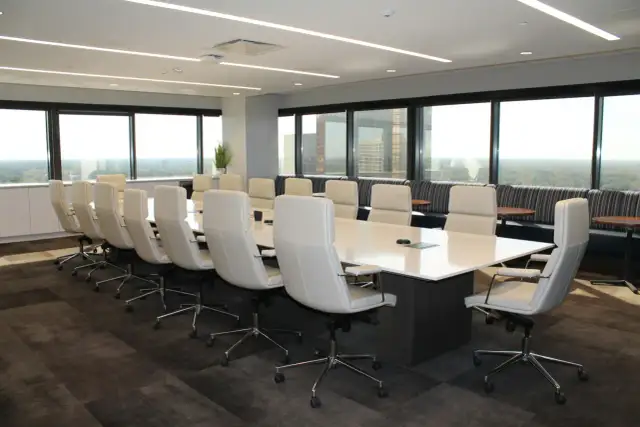Sala konferencyjna Lublin a potrzeby firm – jak dobrać przestrzeń do typu wydarzenia?