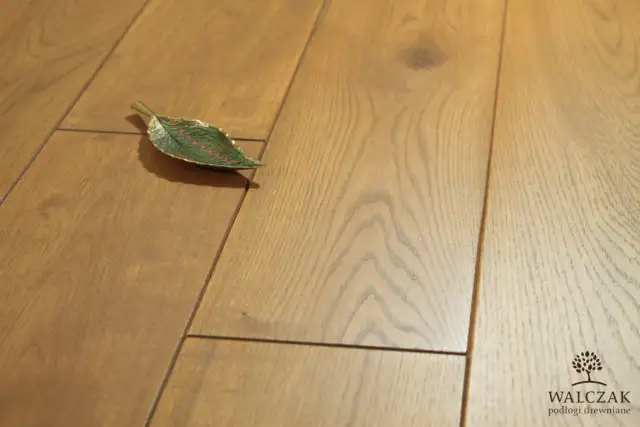 Deska podłogowa dębowa lita - trwałość i elegancja na lata