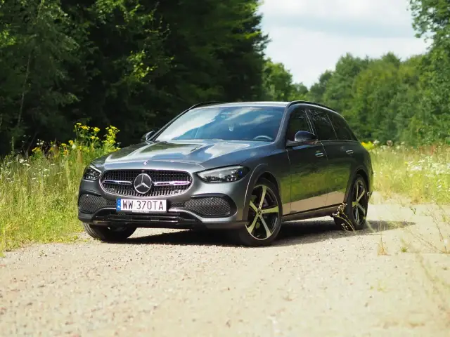 Ile pali Mercedes C klasa 2.0 benzyna? Zaskakujące dane o spalaniu